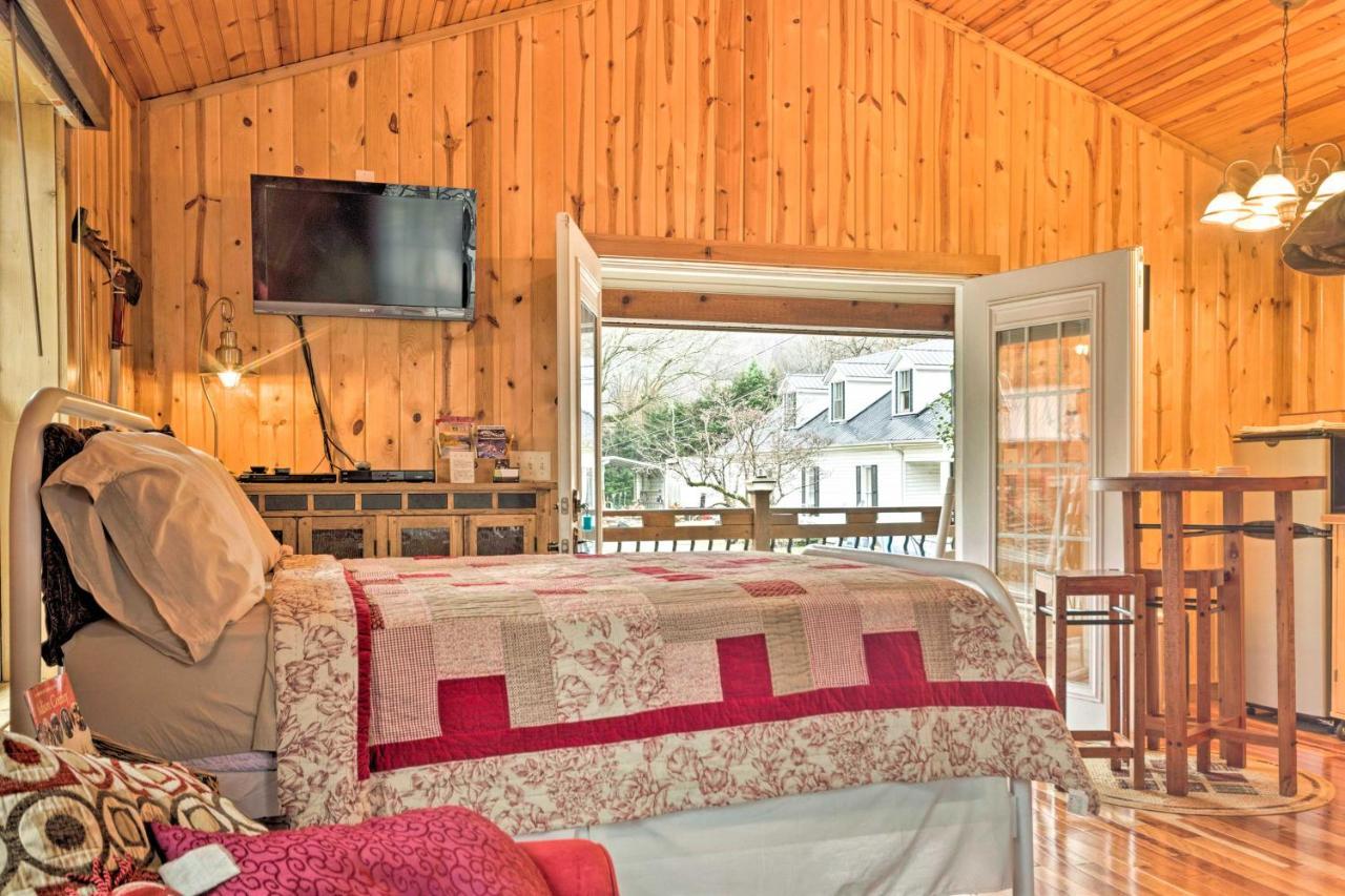 Ferienwohnung The Boat House Creekside Getaway In Hot Springs! Exterior foto